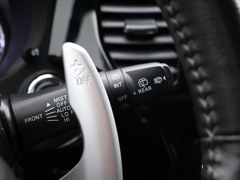Mitsubishi Outlander 2,0 MIVEC 110kW Intense 4WD - fotka 18 z 34