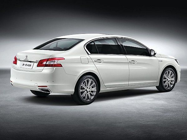 Peugeot 408.