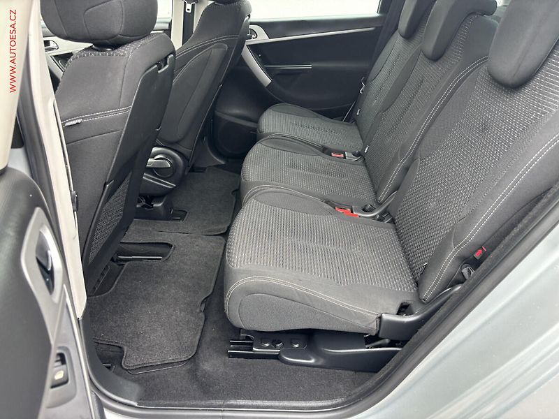 Citroën C4 Picasso (2011) 1.6 VTi, AC, tempo - fotka 12 z 18