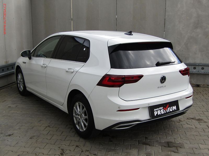 Volkswagen Golf (2020) 1.5 TSi, Style, LED, navi - fotka 6 z 22