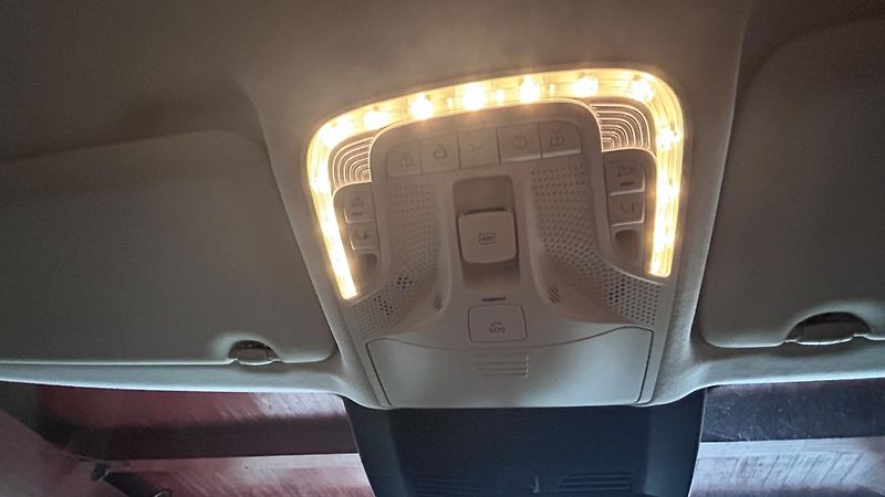 Mercedes-Benz Třídy V (2023) 300 Exclusive L 4M AIR LEDNICE - fotka 37 z 46