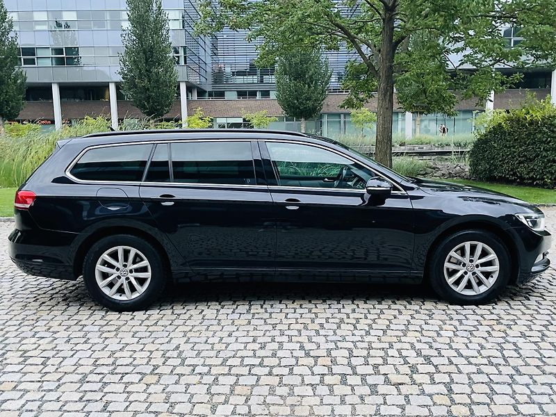 Volkswagen Passat 2.0TDI AUTOMAT VÝHŘEV SENZORY - fotka 12 z 48