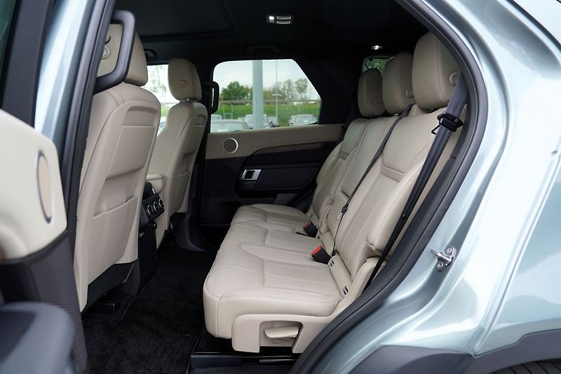 Land Rover Discovery 3.0 TD6/HSE/260PS/ČR - fotka 37 z 54