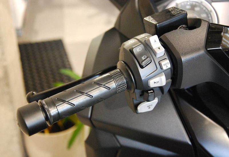 Honda Forza 125 ABS (2023) Forza 125 - 1.maj, serviska, k - fotka 9 z 20