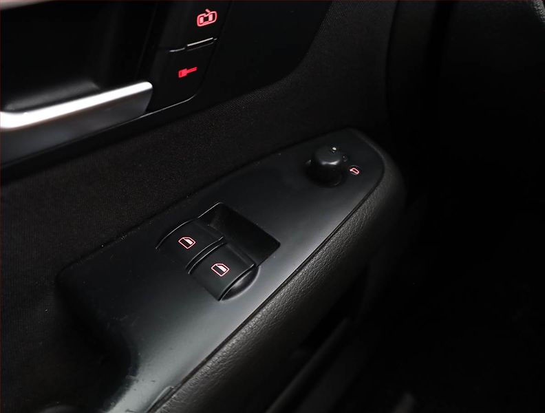 Audi A4 (2007) 2.0 TDI, po STK, Tažné - fotka 14 z 16