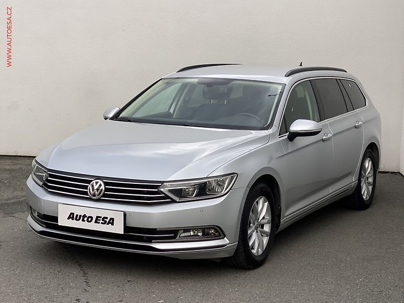 Volkswagen Passat (2015) 2.0 TDi, Comfortline, navi - fotka 3 z 18