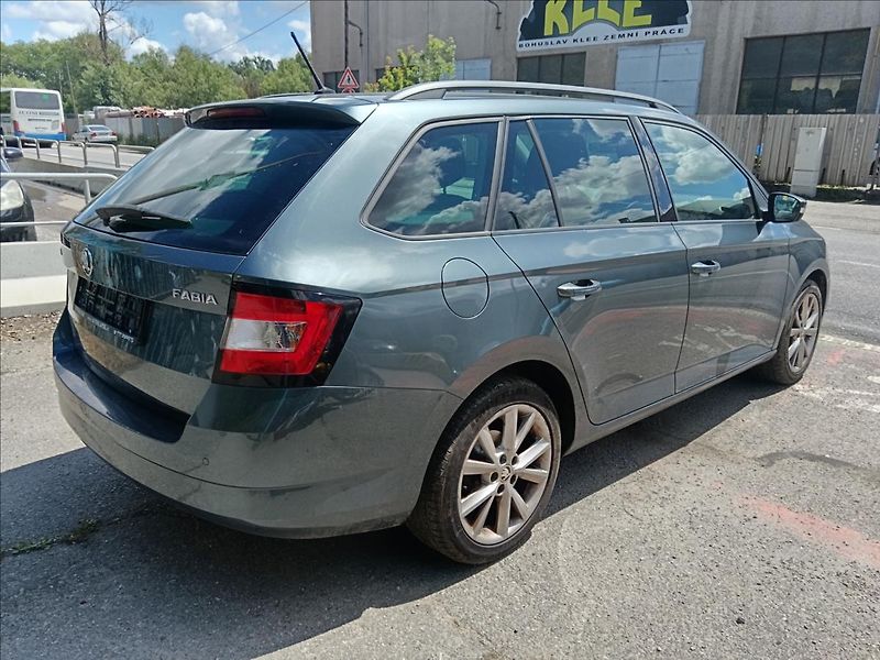Škoda Fabia 1,2 TSi DSG  Joy - fotka 13 z 24