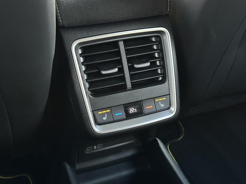 Škoda Elroq RS 340PS 4x4 84iV Matrix-LED H - fotka 45 z 53