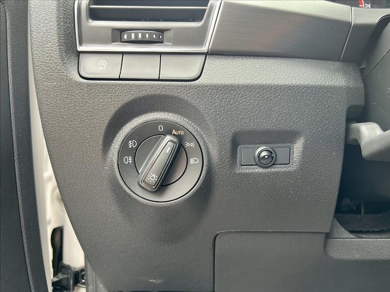 Škoda Fabia 1,0 STYLE / LED / kamera / ČR - fotka 38 z 48