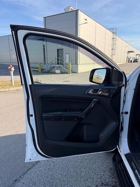 Ford Ranger 2.0 /125kW - fotka 9 z 22