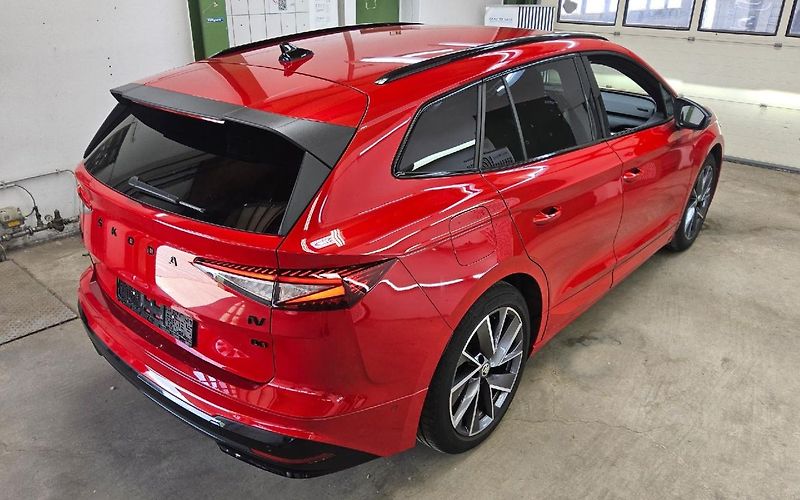 Škoda Enyaq iV80 SPORTLINE SOH 96% - fotka 4 z 8