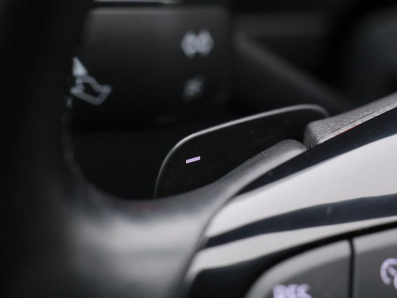Volkswagen Tiguan 2,0 TDI 110kW DSG R-line DPH - fotka 21 z 32