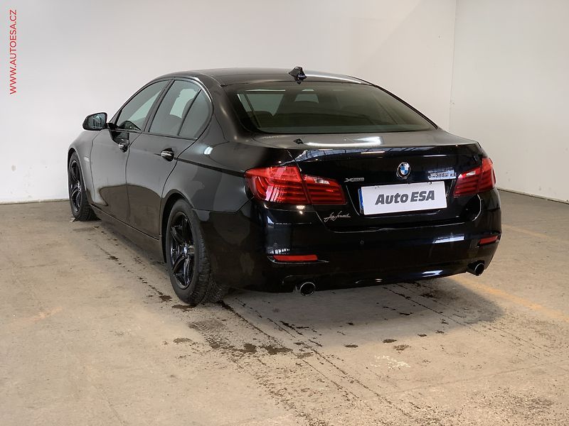 BMW Řada 5 (2015) 3.0D 535d xDrive, AT, navi - fotka 4 z 17