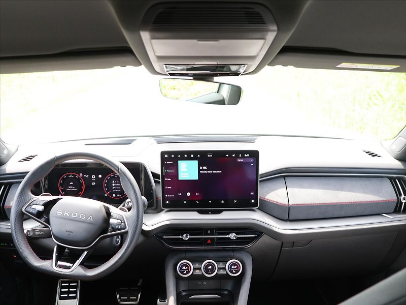Škoda Kodiaq 2,0 TSI 195kW DSG 4x4 RS DPH - fotka 31 z 40