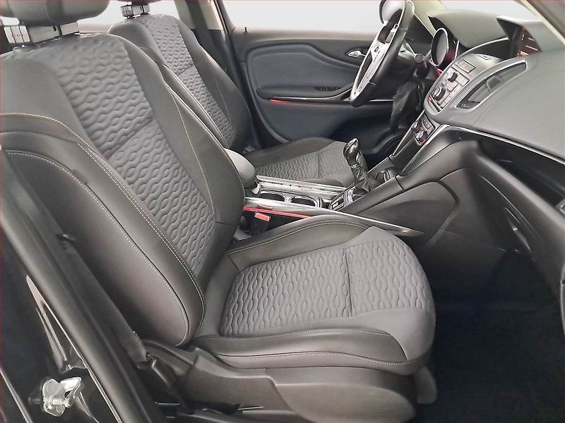 Opel Zafira (2014) 2.0 CDTI, 7 míst, Navi, Xenony - fotka 9 z 21