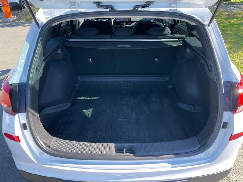Hyundai i30 1,0 T-GDi Family Comfort, ČR - fotka 16 z 34
