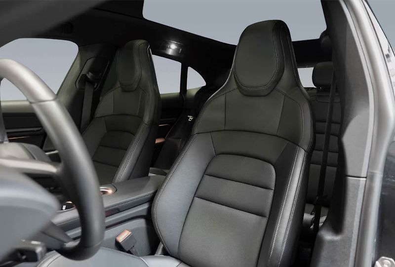 Porsche Taycan 4 Cross Turismo InnoDrive 360 - fotka 8 z 24