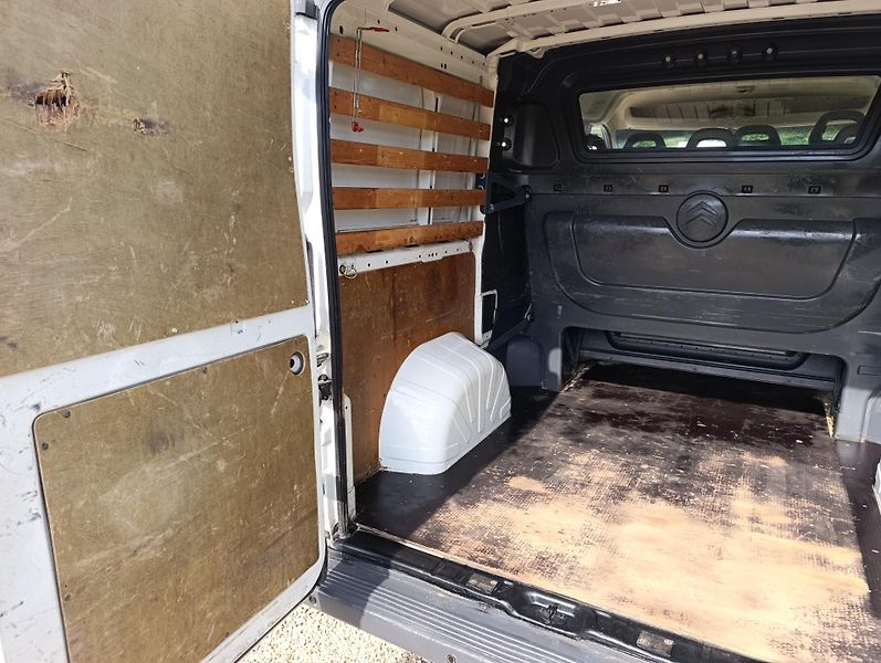 Citroën Jumper (2013) 2.2 HDi 6míst tažné - fotka 12 z 15