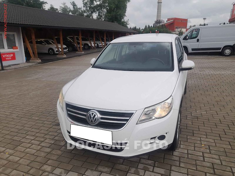 Volkswagen Tiguan (2010) 2.0TDi 4x4, servis.kniha, AC - fotka 1 z 3