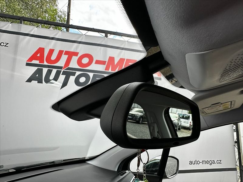 Peugeot 2008 1,2 i 60kW PureTech, ČR,1.maj - fotka 31 z 35