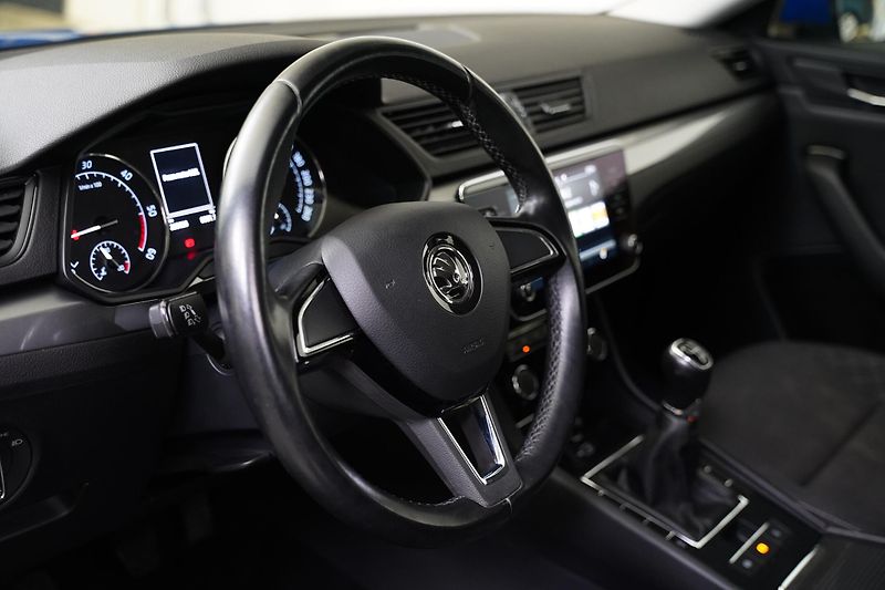 Škoda Superb - fotka 13 z 22