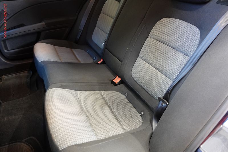 Škoda Superb (2011) 2.0TDi, DSG, bixen, TZ - fotka 10 z 21