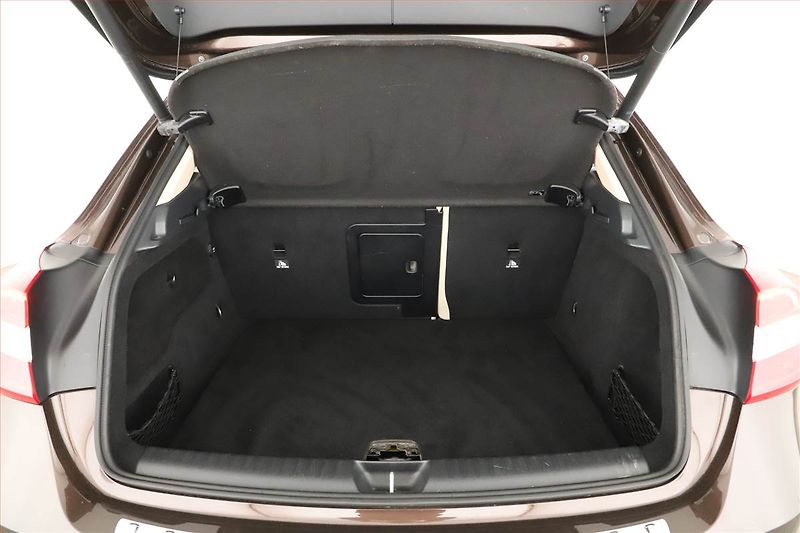 Mercedes-Benz GLA (2017) 200 d 4MATIC, 4X4 - fotka 11 z 21