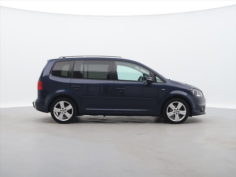 Volkswagen Touran 1,6 TDI Cup Panorama Serv.knih - fotka 8 z 24