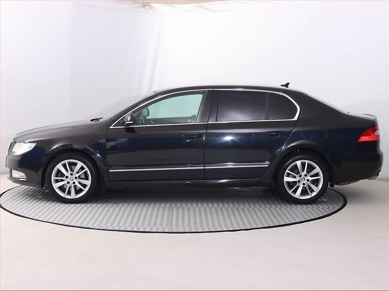 Škoda Superb (2011) 2.0 TDI, Navi, Xenony - fotka 3 z 18