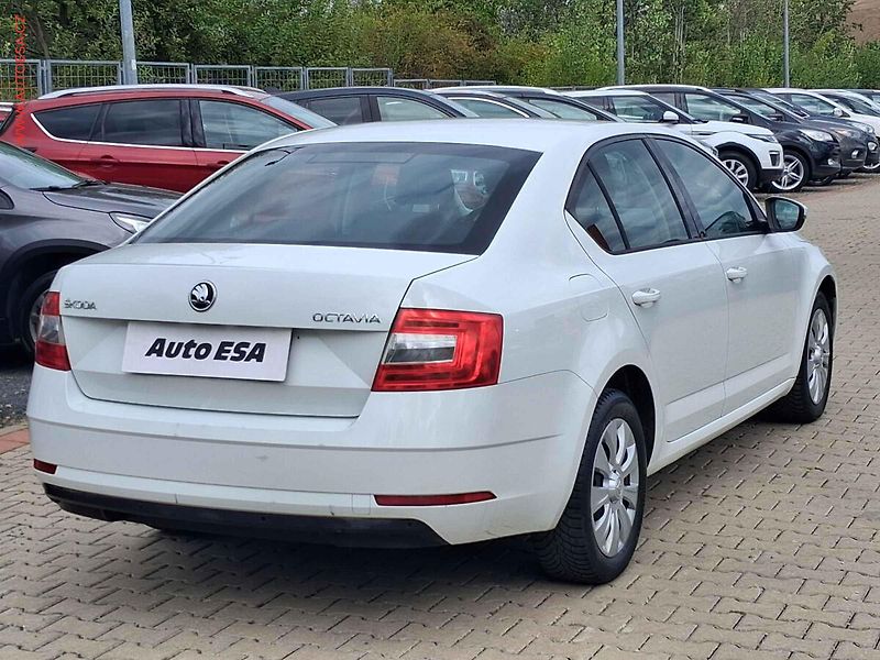 Škoda Octavia (2019) 1.4 TSi, 2.maj,ČR, AC - fotka 4 z 18