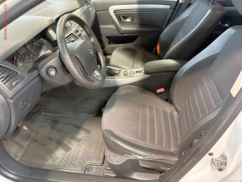 Renault Laguna (2011) 1.5 dCi, 2.maj,ČR, AC, navi - fotka 9 z 16