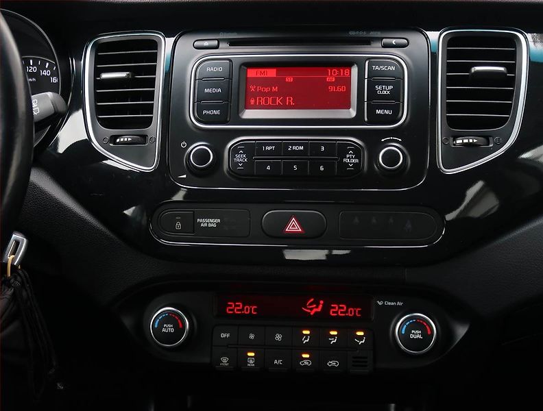 Kia Carens (2016) 1.6 GDI, Serv.kniha, Tempomat - fotka 12 z 19