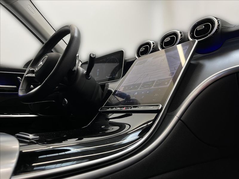 Mercedes-Benz Třídy C 300 de 4MATIC kombi AMG Line N - fotka 16 z 22