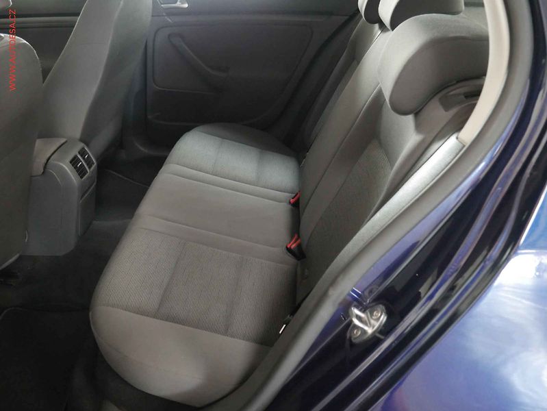 Volkswagen Golf (2007) 1.6i, ČR, autoAC - fotka 10 z 15