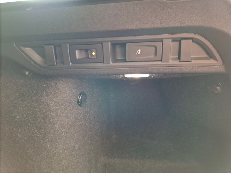 Škoda Octavia (2025) COMBI RS 2,0 TSI 195 KW 7-STUP - fotka 19 z 30
