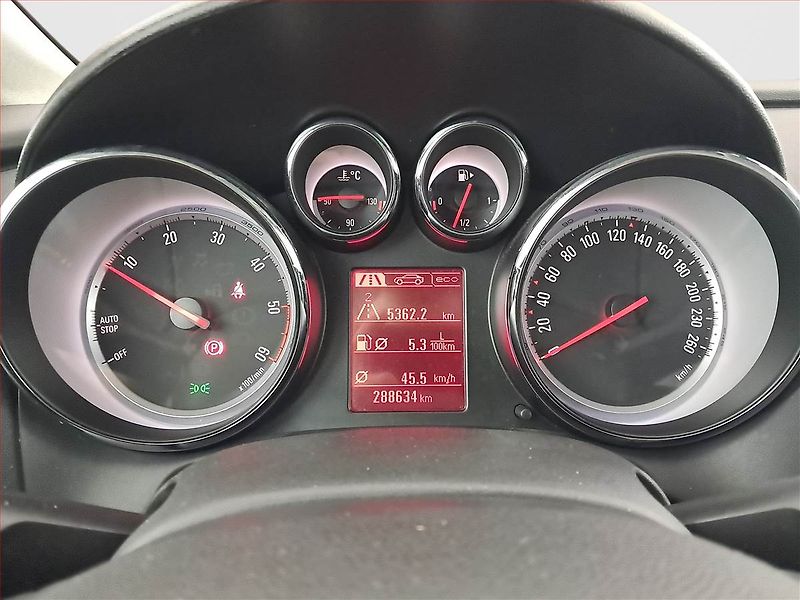 Opel Astra (2014) 1.6 CDTI, Xenony, Tempomat - fotka 11 z 17