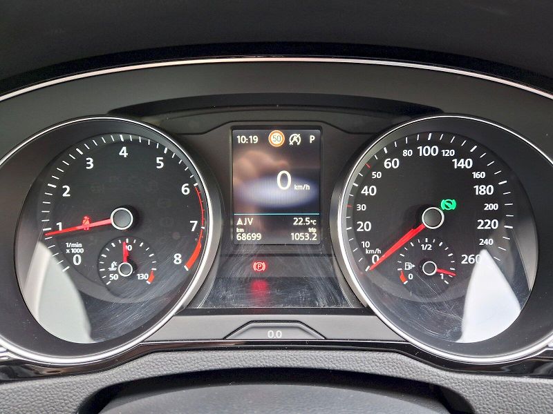 Volkswagen Passat (2023) Variant Elegance DSG 1,5TSi 11 - fotka 14 z 33