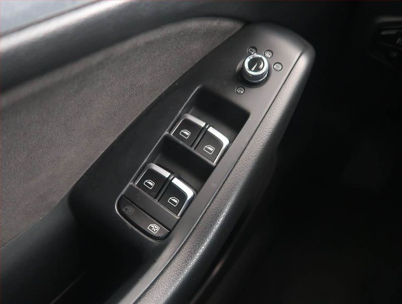 Audi Q5 (2013) S line 2.0 TDI, 4X4, Automat - fotka 15 z 15