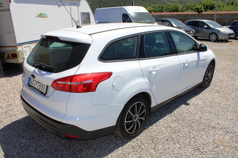 Ford Focus (2015) 1,6TDCI KLIMA ELOKNA  KOUP.CZ - fotka 7 z 16