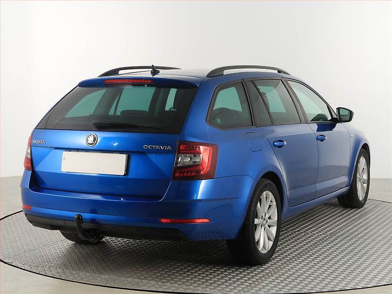 Škoda Octavia (2017) 2.0 TDI, Automat, Navi - fotka 5 z 19