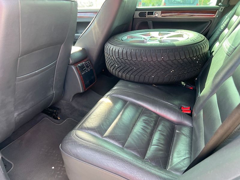 Volkswagen Touareg 3.0 TDI V6 4x4 - fotka 10 z 16