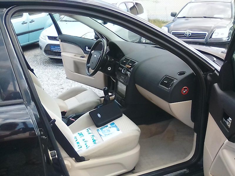 Ford Mondeo (2007) 1.8i 16V Ghia , závěs - fotka 18 z 35