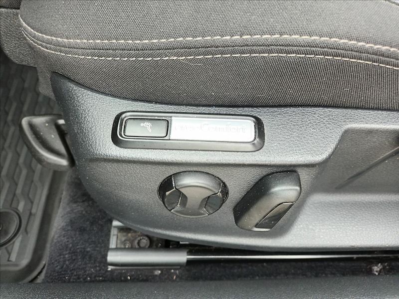 Volkswagen Passat 2,0 TDI,110KW,RADAR,LED, - fotka 15 z 47