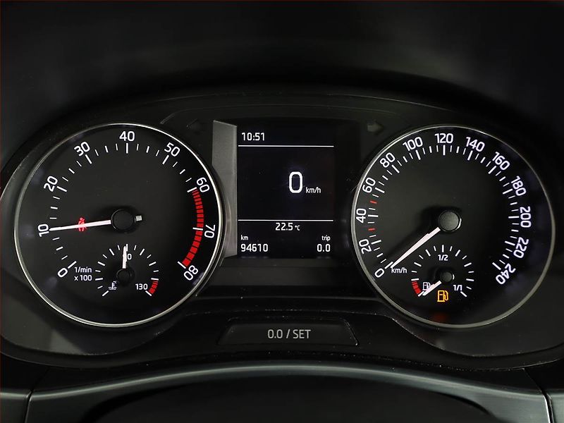 Škoda Fabia (2018) 1.0 TSI, Tempomat - fotka 11 z 18