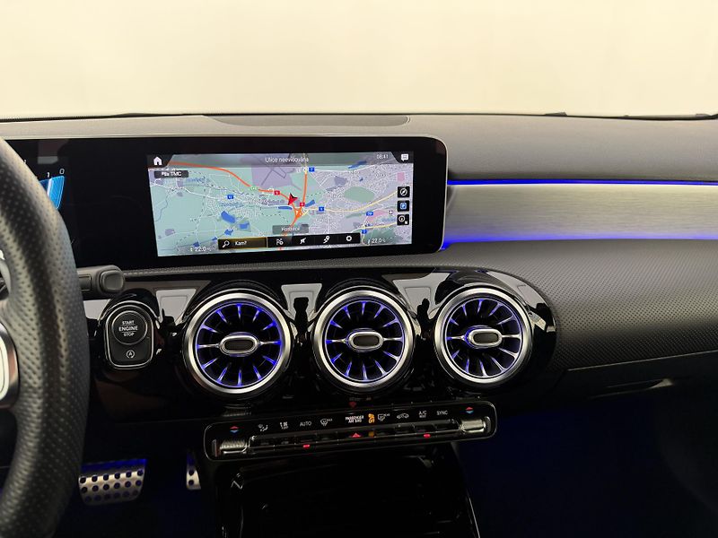 Mercedes-Benz Třídy A A35AMG*225kw*4x4*Panorama* - fotka 23 z 44