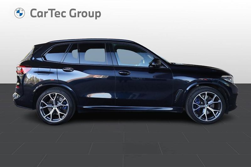 BMW X5 xDrive 40i - fotka 7 z 29