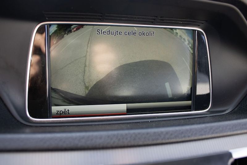 Mercedes-Benz Třídy E AMG paket, 100% stav. - fotka 22 z 45
