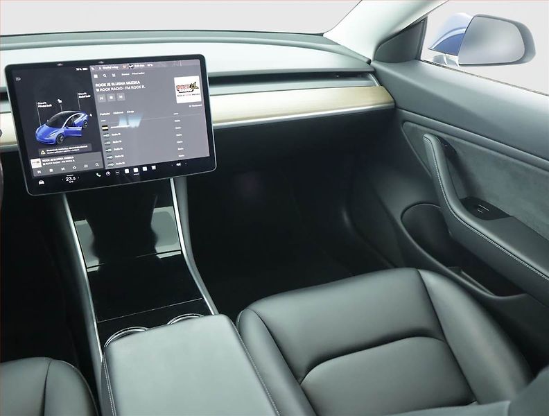 Tesla Model 3 (2019) Long Range 4WD 78kWh, SoH 84% - fotka 8 z 23