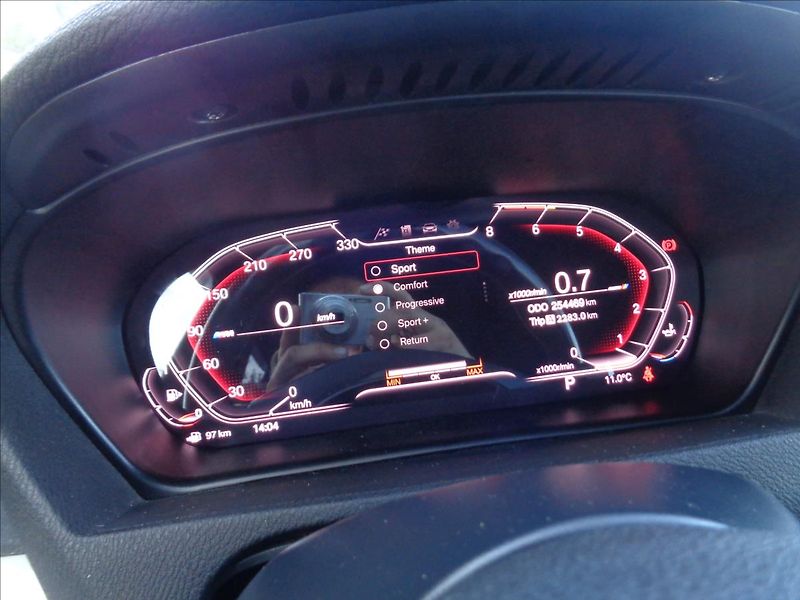 BMW X5 3,0 - fotka 9 z 16