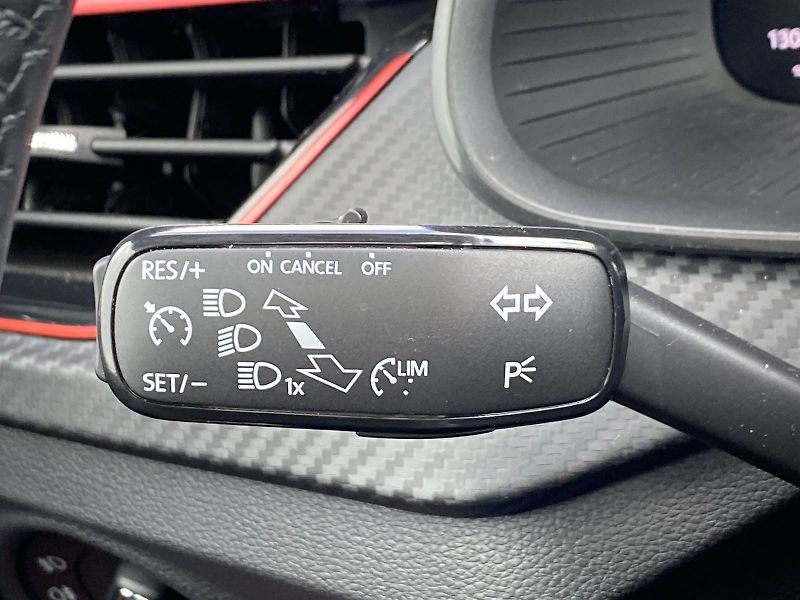 Škoda Kamiq (2024) 1.0 TSI DSG Monte Carlo - fotka 21 z 33